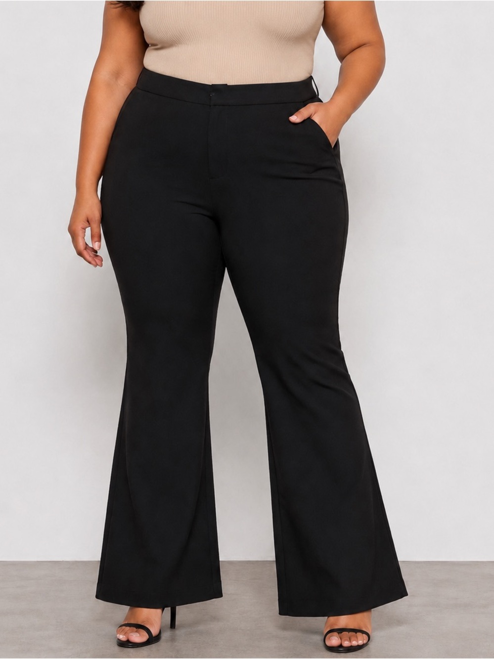 Good American women’s Black stretch Flared leg Pants plus Size 26 sleek boot leg